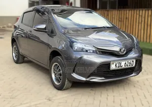 Toyota Vitz 2015 Gray
