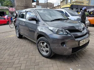 Toyota IST 2008