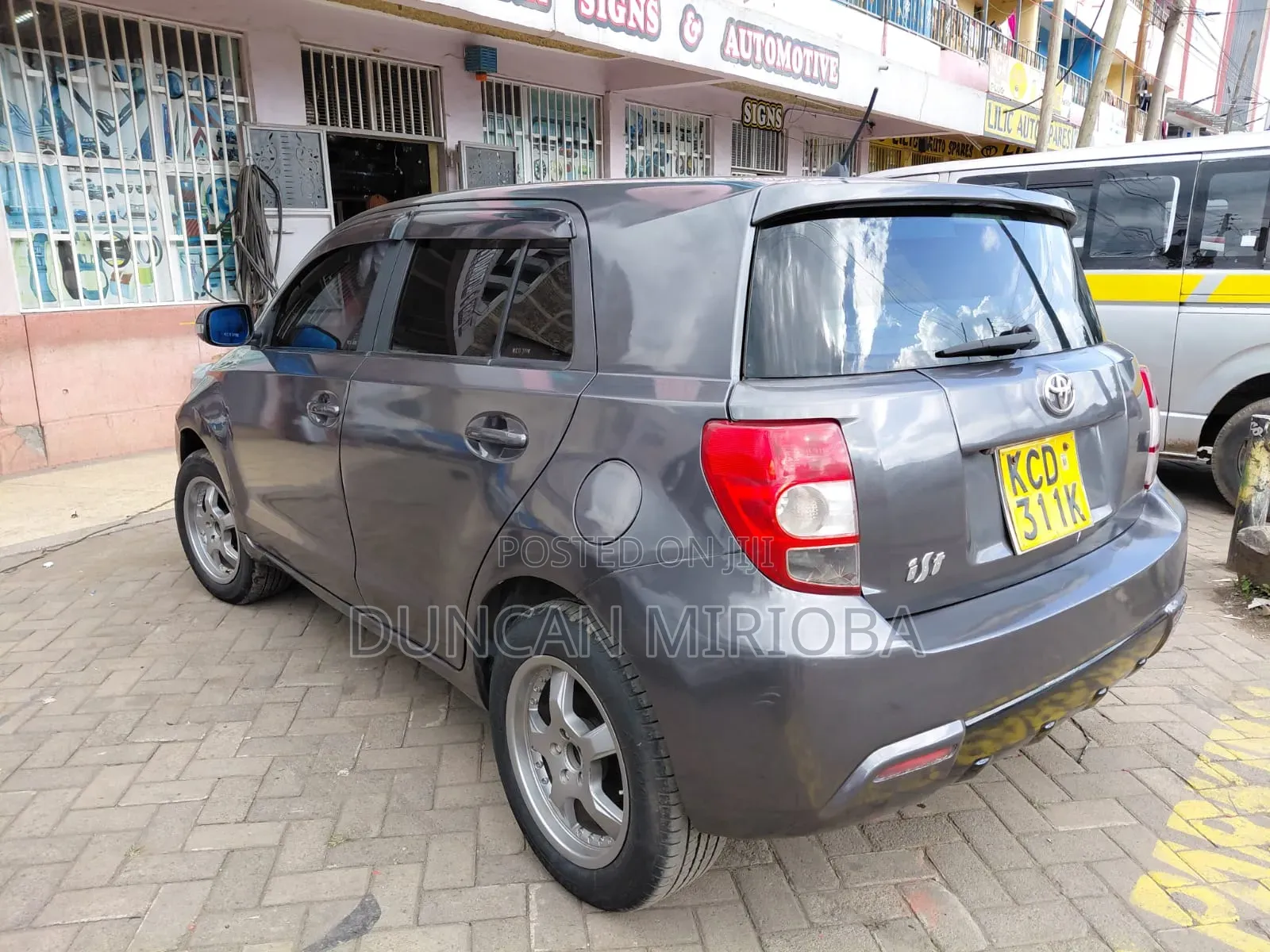 Toyota IST 2008