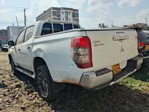 Mitsubishi L200 2023 White