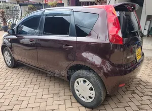 Nissan Note 2011 Maroon