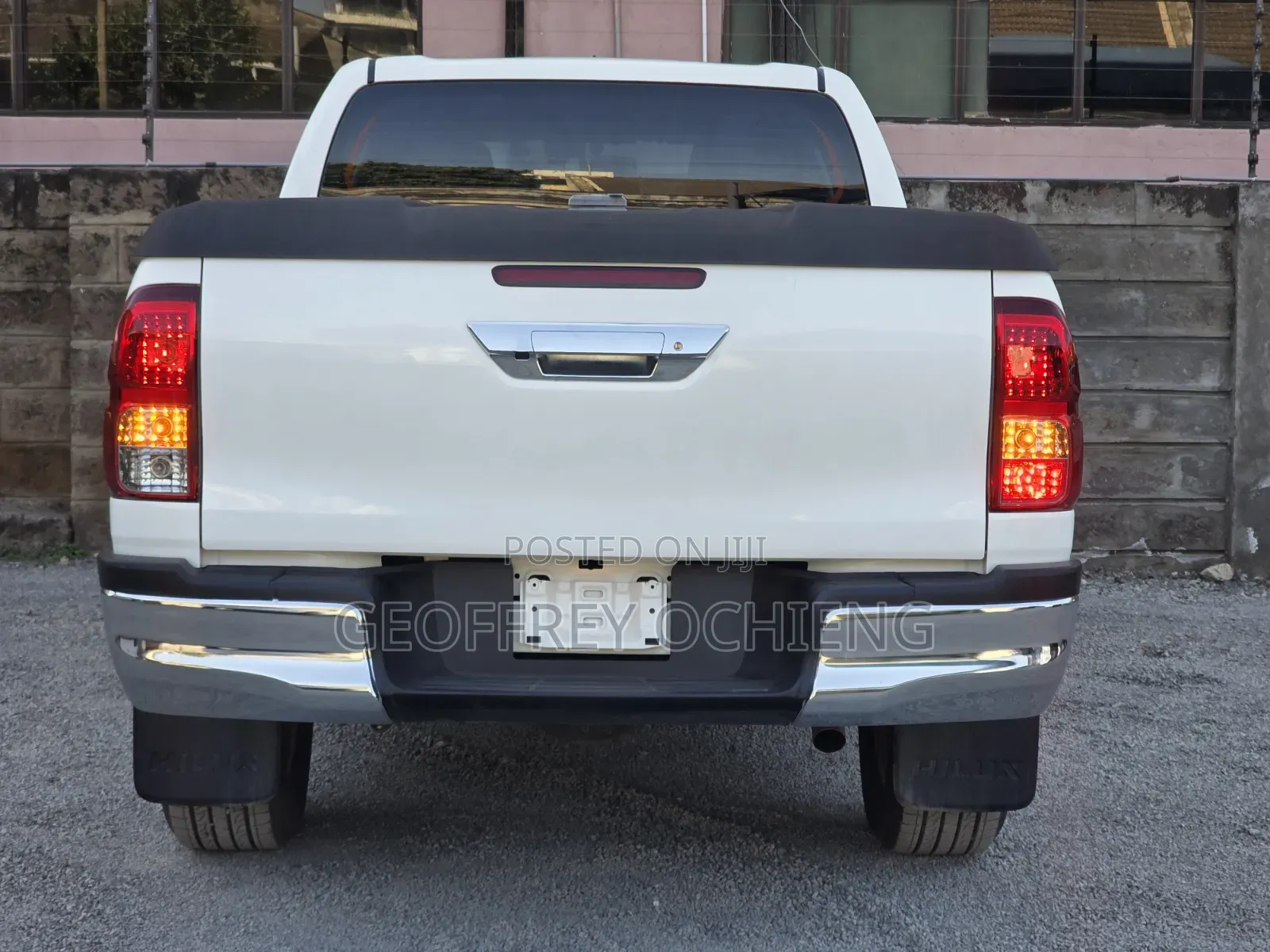 Toyota Hilux 2020 White