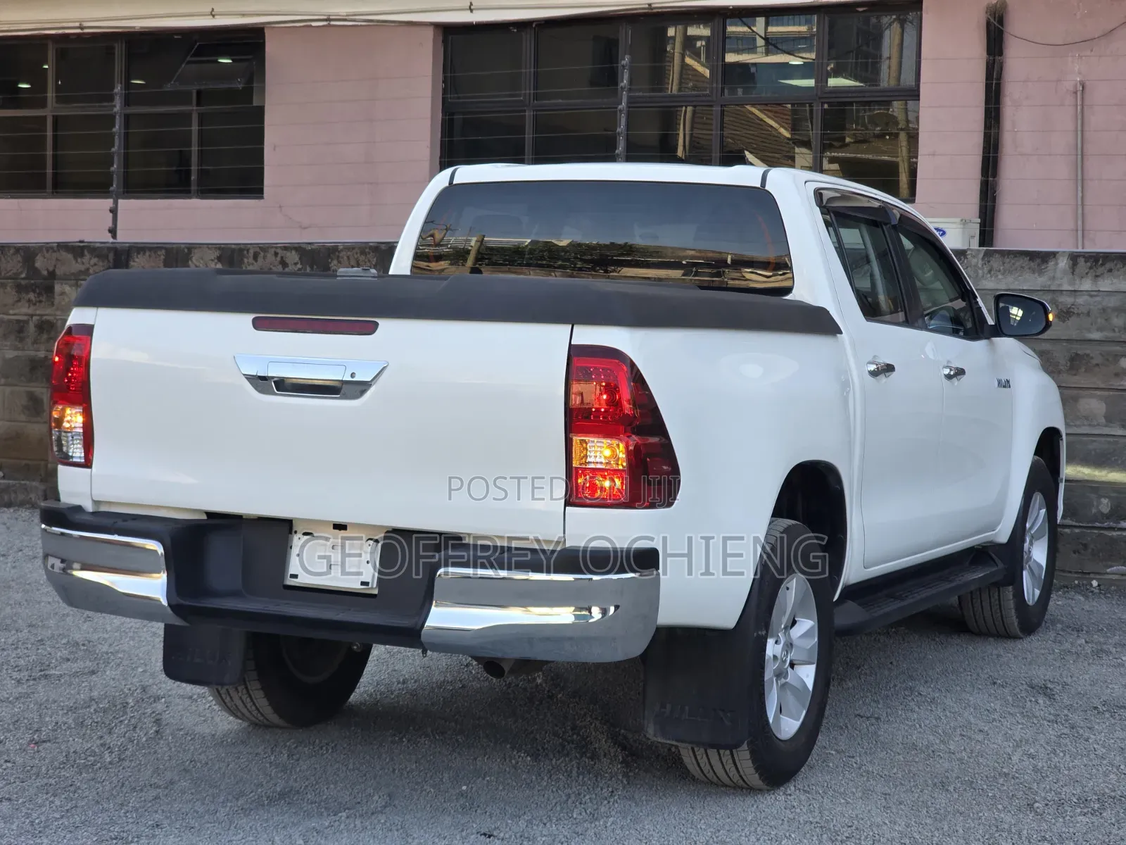 Toyota Hilux 2020 White