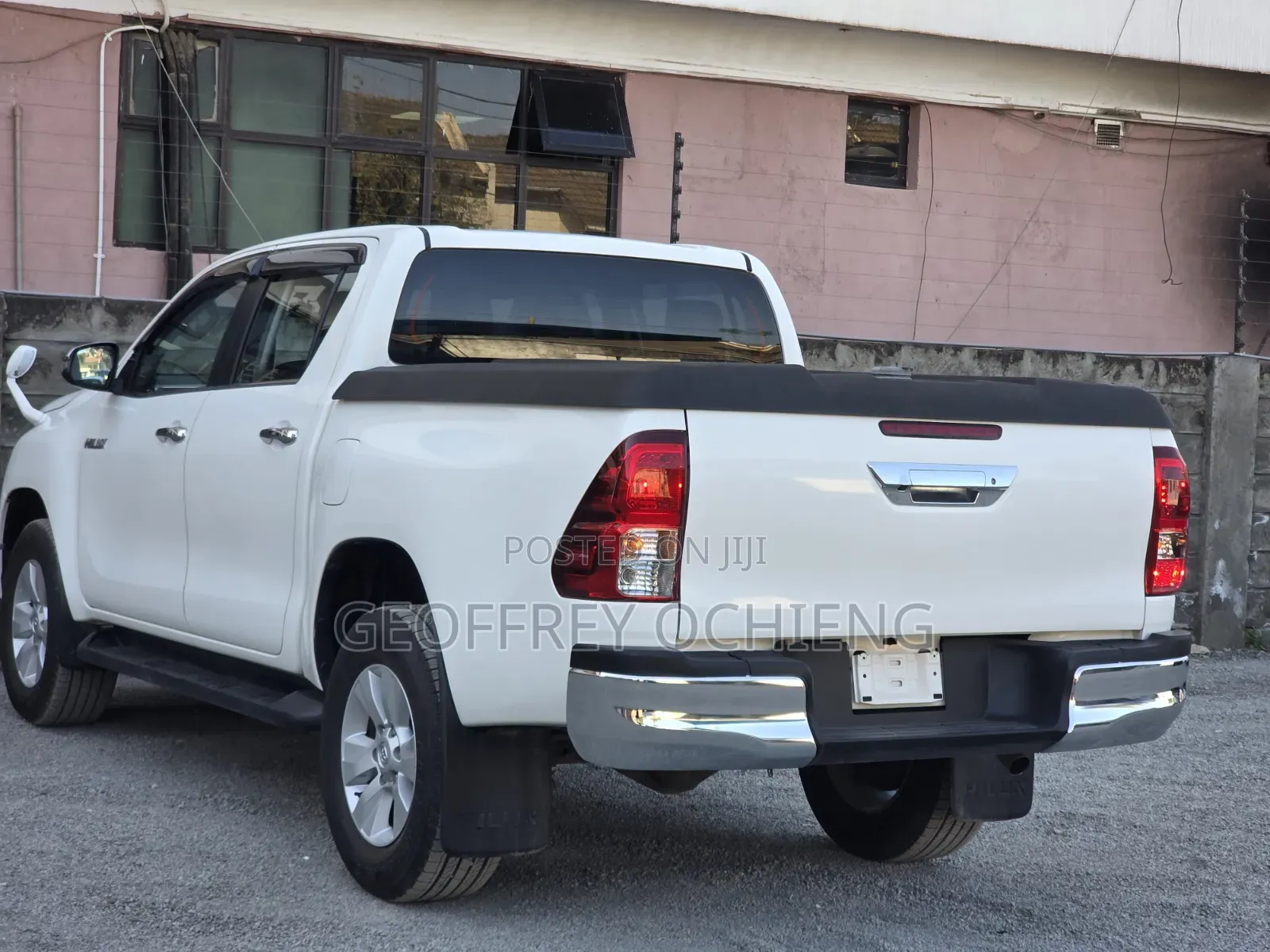 Toyota Hilux 2020 White