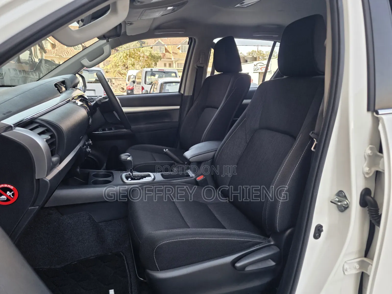 Toyota Hilux 2020 White