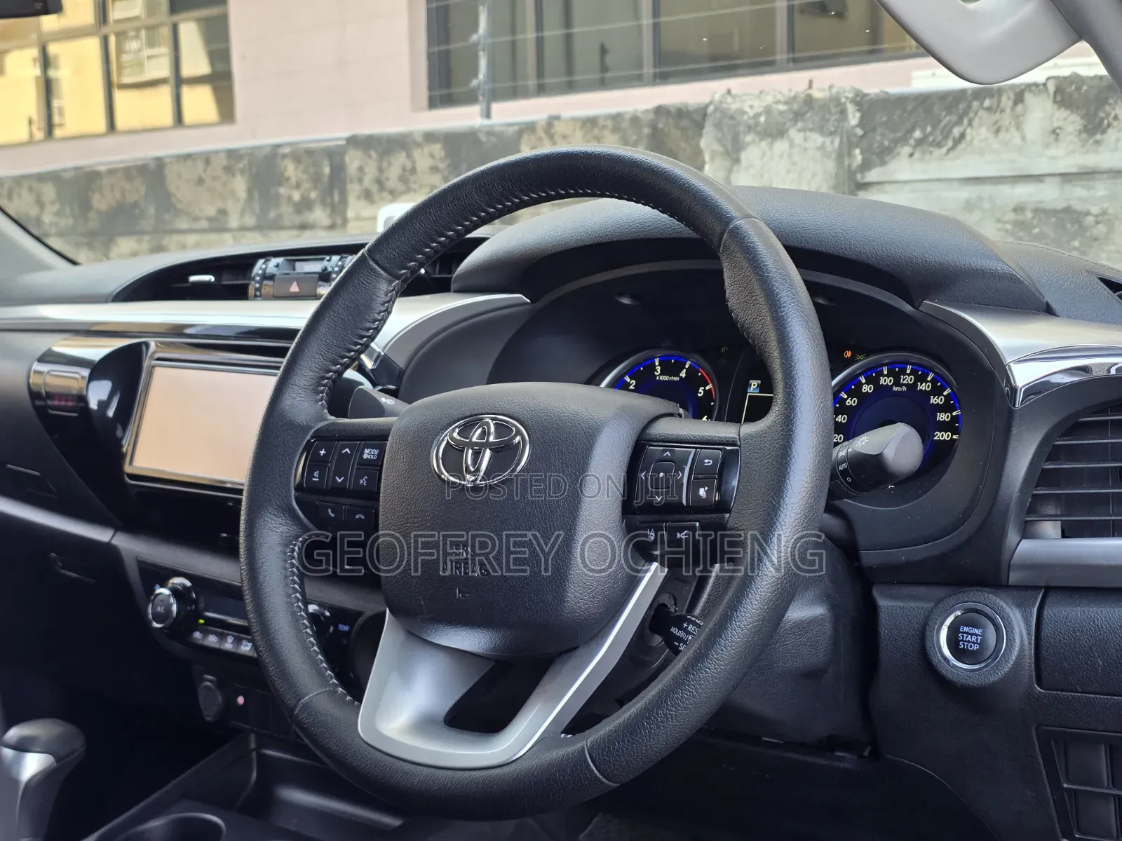 Toyota Hilux 2020 White