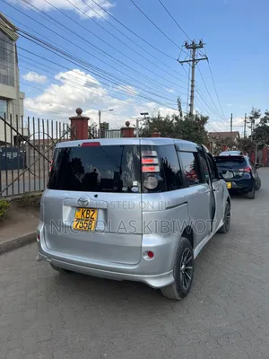 Toyota Sienta 2010 Silver