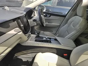 Volvo XC60 2020 Silver