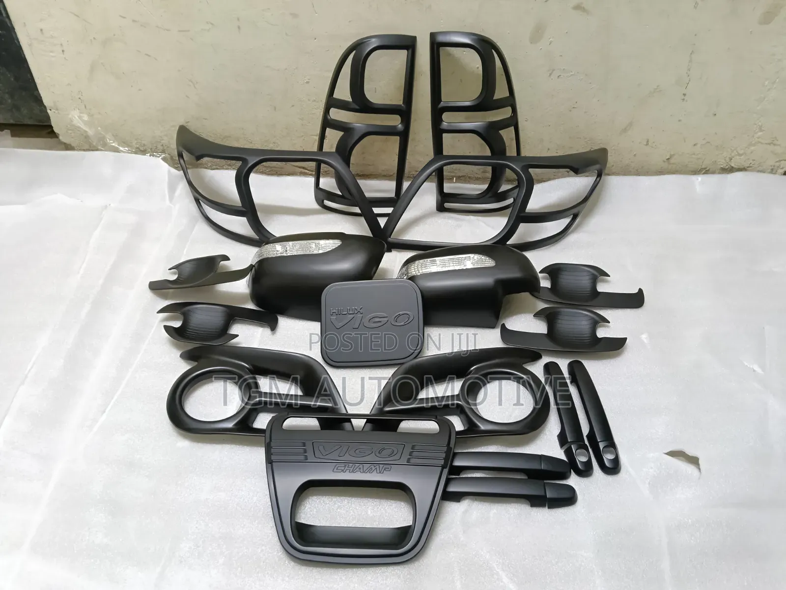 Body Kit Hilux Vigo Black Chrome Kit
