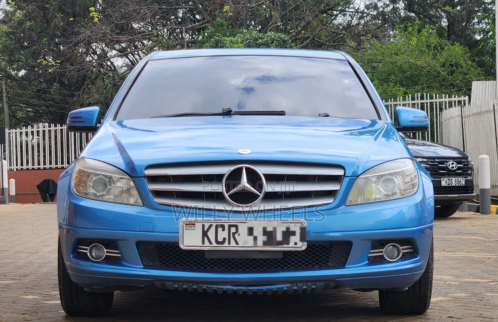 Mercedes-Benz C200 2011 Blue