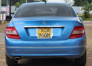 Mercedes-Benz C200 2011 Blue
