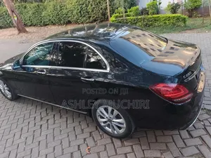 Mercedes-Benz C200 2019 Blue