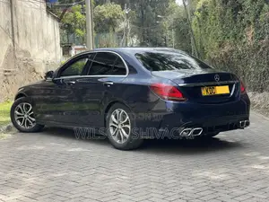 Mercedes-Benz C180 2015 Blue