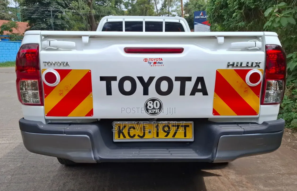 Toyota Hilux 2016 White