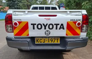 Toyota Hilux 2016 White