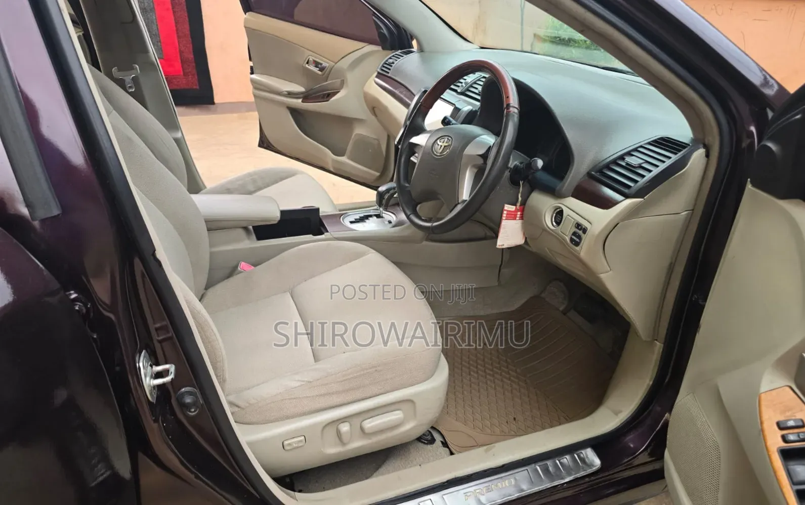 Toyota Premio 2011 Maroon