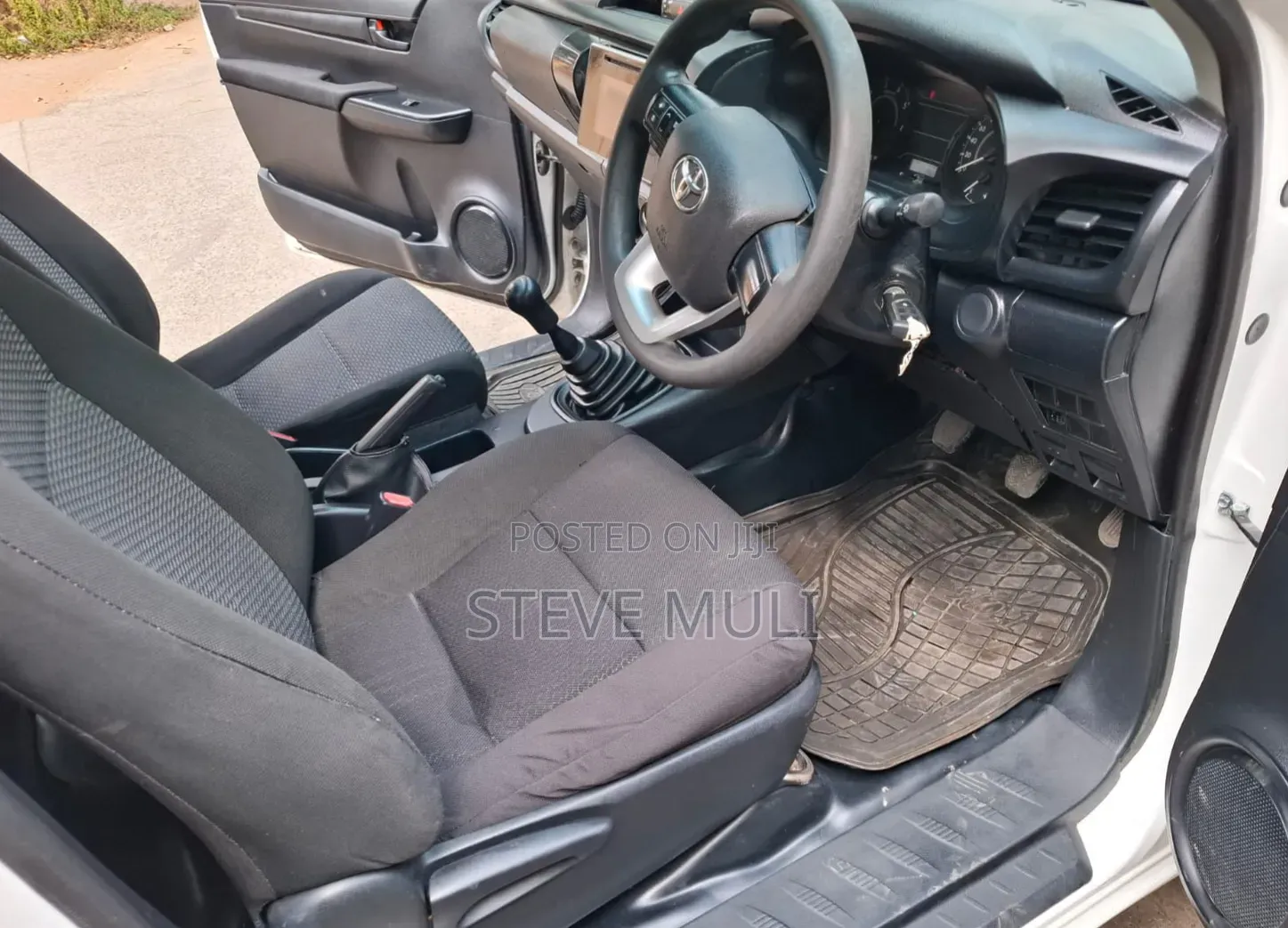 Toyota Hilux 2016 White