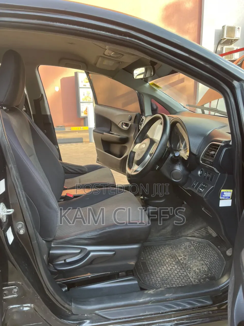 Toyota Ractis 2011 Black