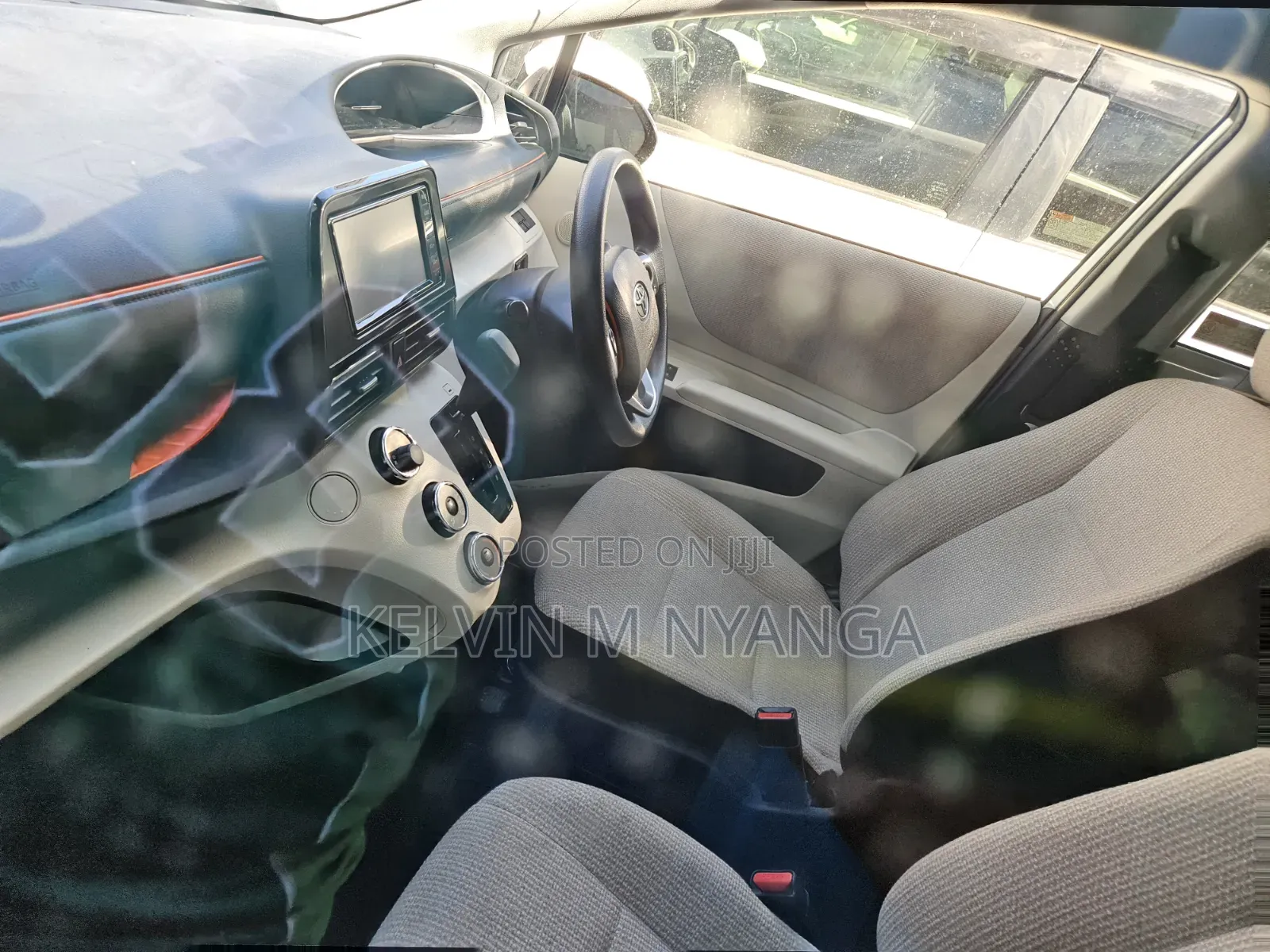 Toyota Sienta 2019 White