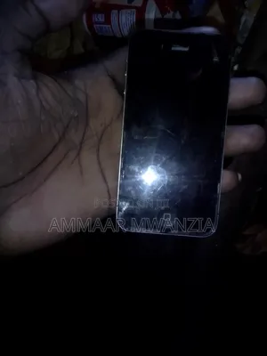 Apple iPhone 4 8 GB Silver