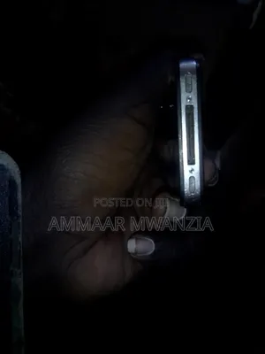 Apple iPhone 4 8 GB Silver