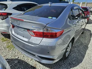Honda Grace 2019 Silver