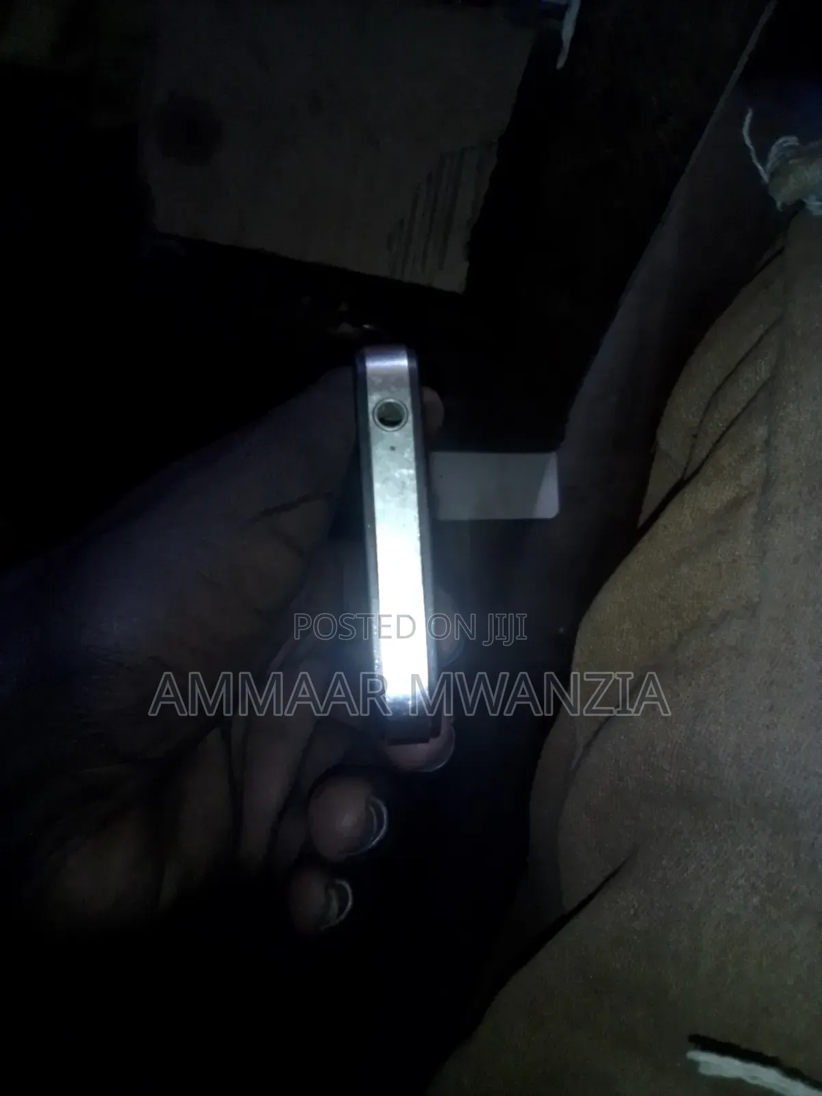 Apple iPhone 4 8 GB Silver