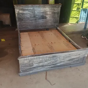 5by6 Hardwood Bed Available