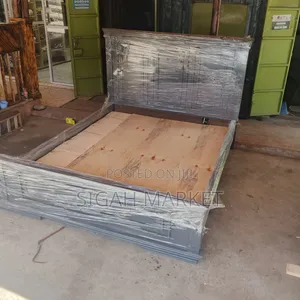 Home Wooden and Block Board Bed Available