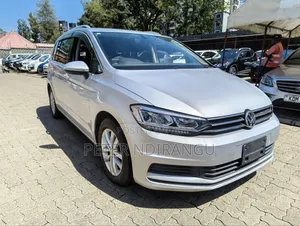 Volkswagen Touran 2018 Silver