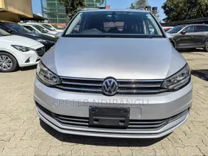 Volkswagen Touran 2018 Silver