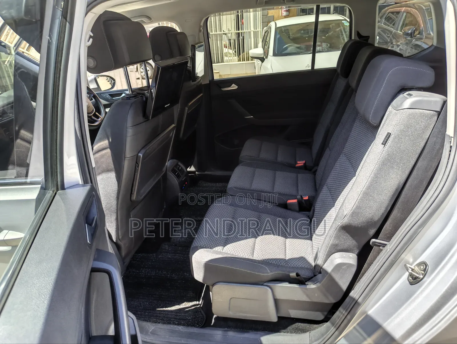Volkswagen Touran 2018 Silver