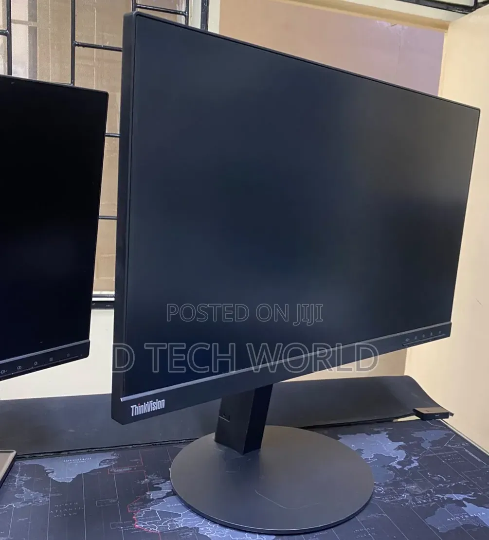 Lenovo Think Vision 22” Edge to Edge 
HDMI Port
Display 
Vga
USB