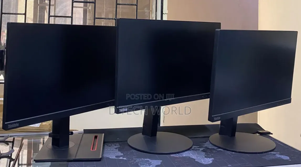Lenovo Think Vision 22” Edge to Edge 
HDMI Port
Display 
Vga
USB