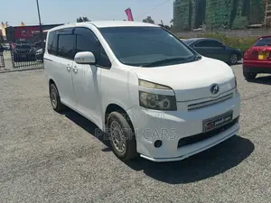Toyota Voxy 2008 White