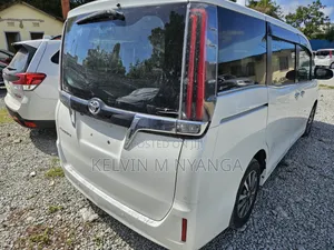 Toyota Esquire 2020 White