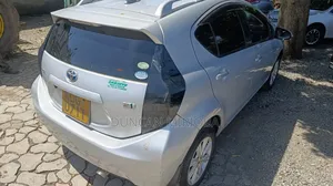 Toyota Aqua 2015 Gray