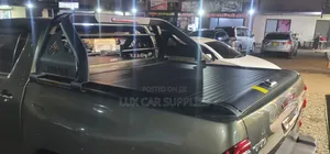 Roller Shutter Tonneau Cover