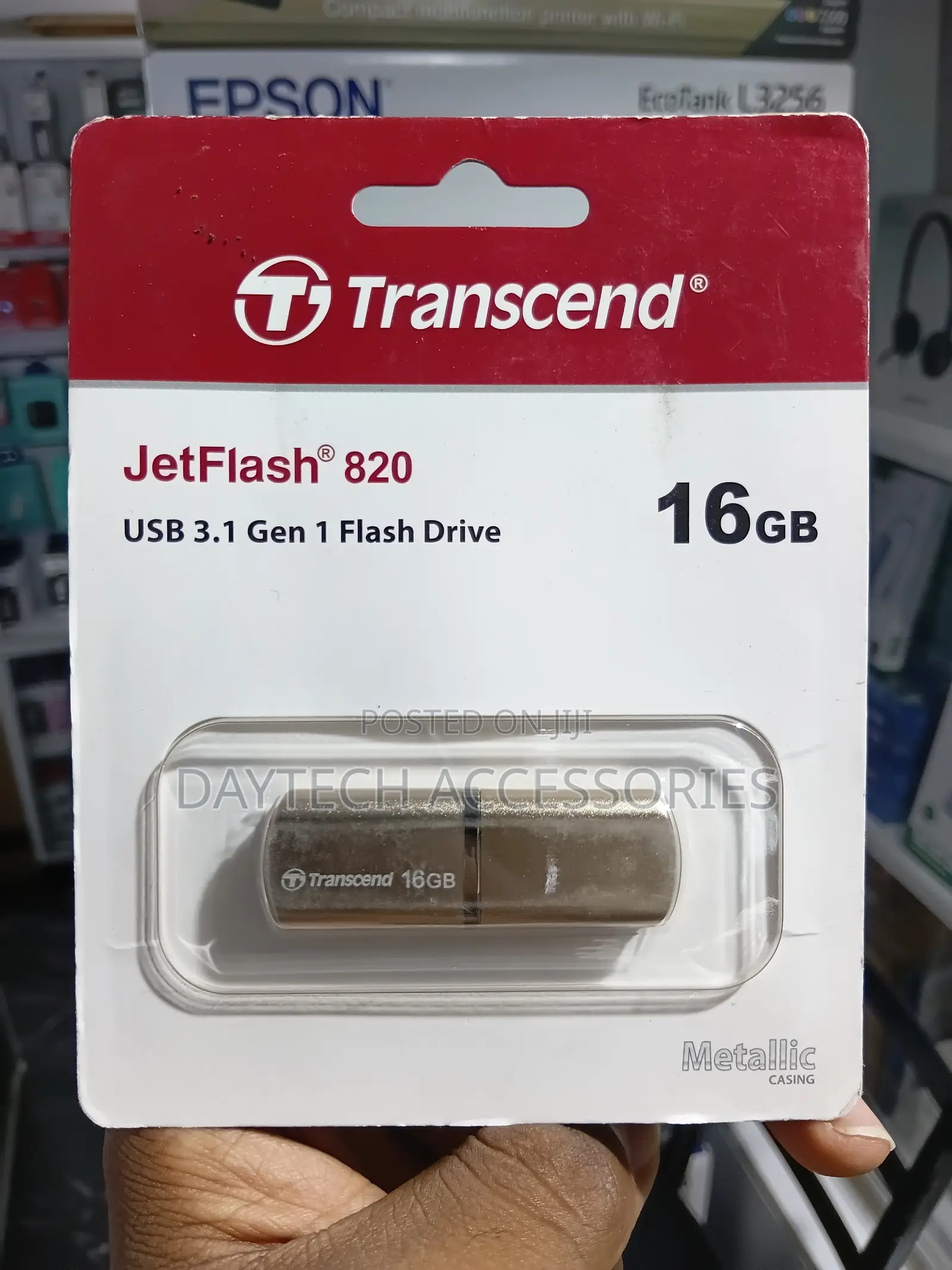 Transcend 16GB JetFlash 820 USB 3.0 Flash Drive (TS16GJF820G)
