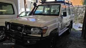 Toyota Land Cruiser 2021 White