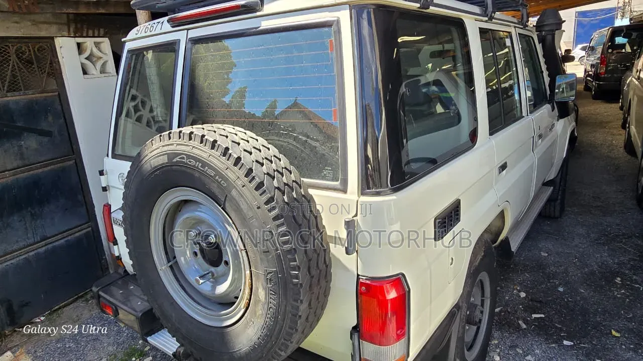 Toyota Land Cruiser 2021 White