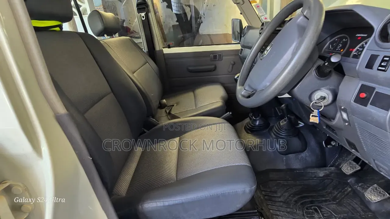 Toyota Land Cruiser 2021 White