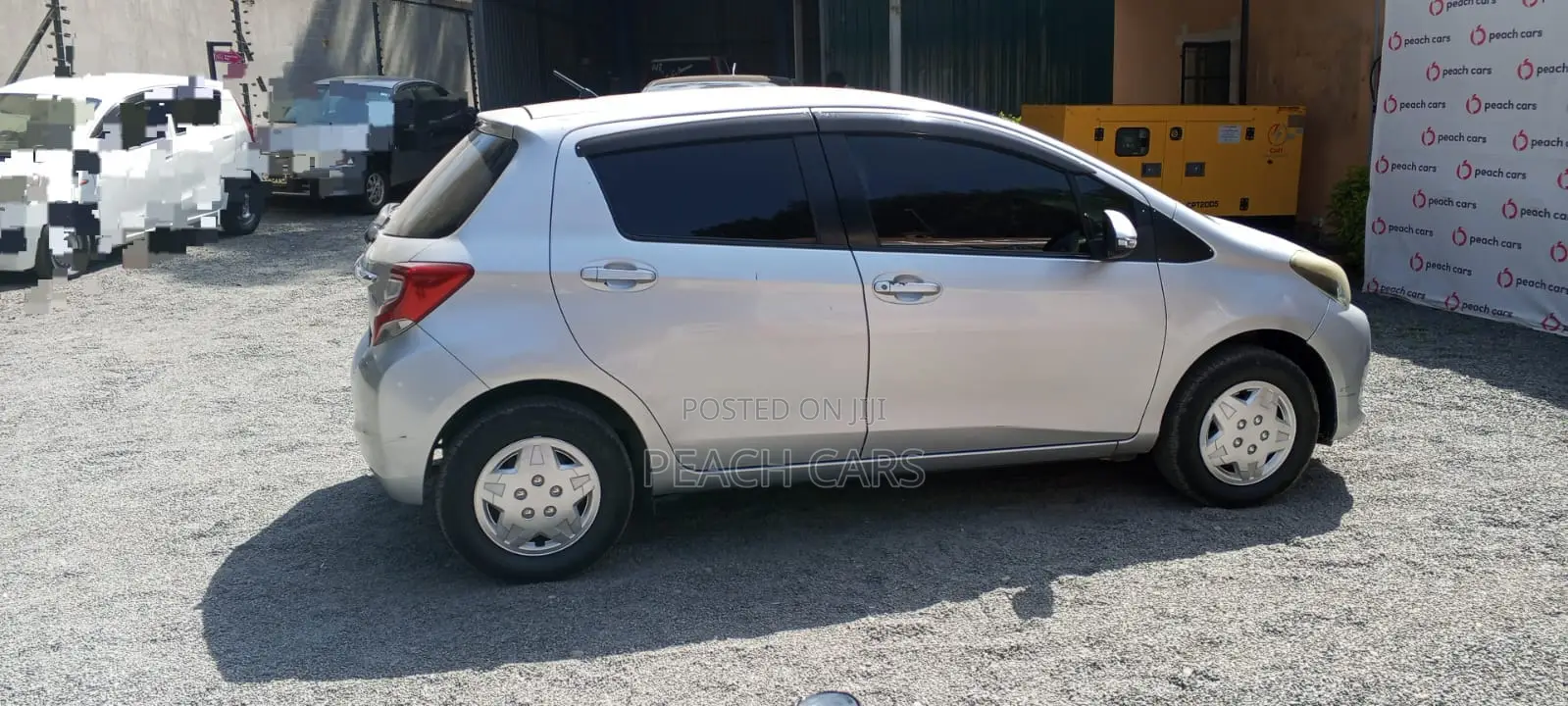 Toyota Vitz 2015 Silver