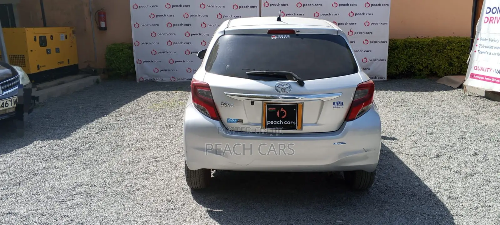 Toyota Vitz 2015 Silver
