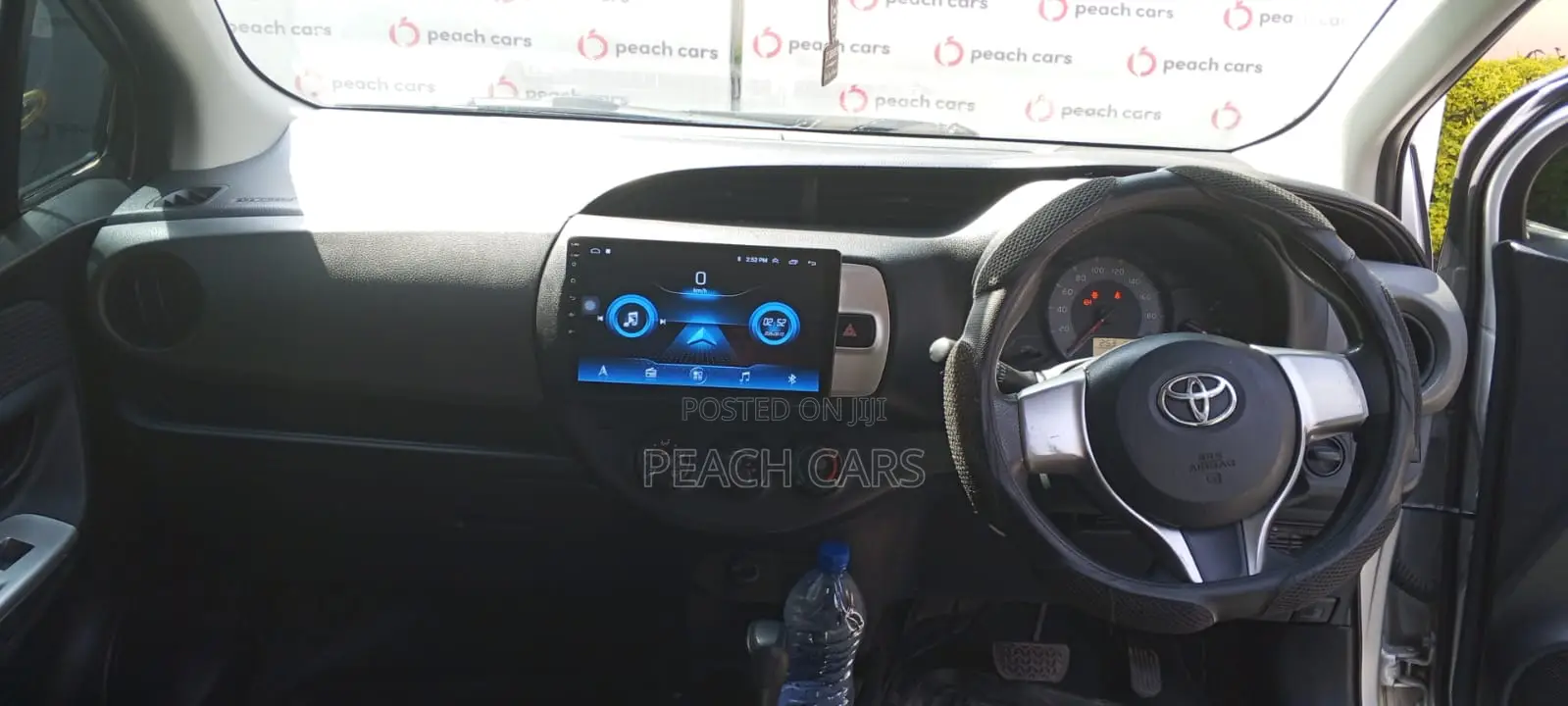 Toyota Vitz 2015 Silver