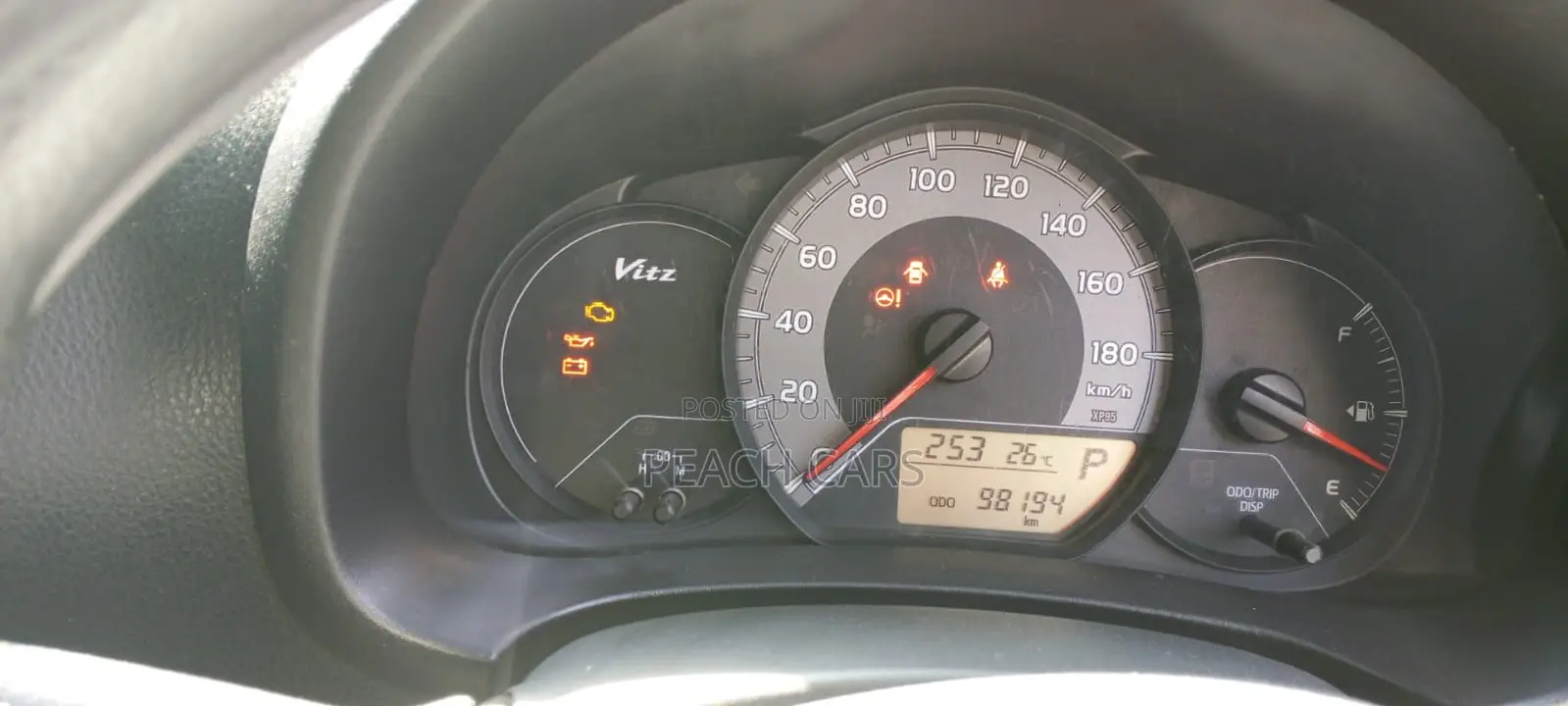 Toyota Vitz 2015 Silver