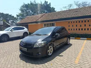 Toyota Auris 2010 Black