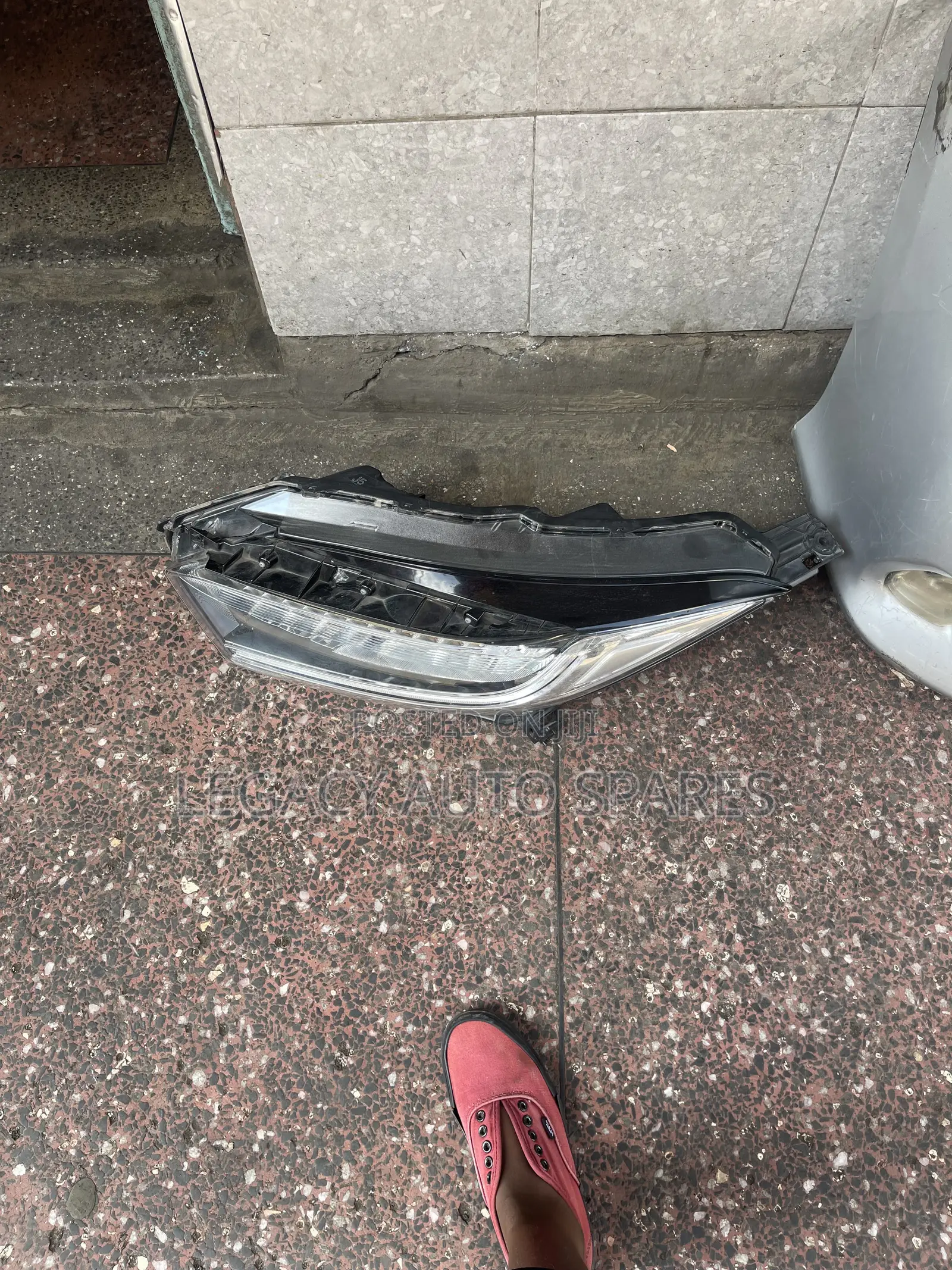 Honda Vezel Headlight