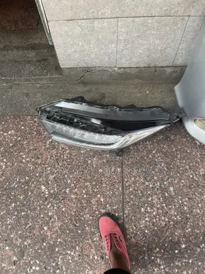 Honda Vezel Headlight