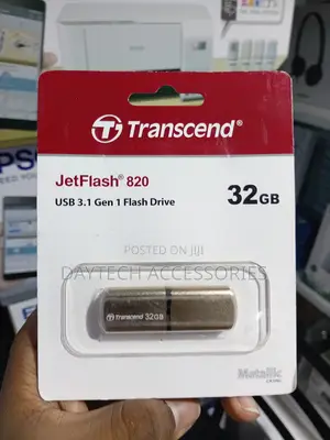 Transcend JetFlash 820 32GB Pen Drive/Flash Drive (Gold)